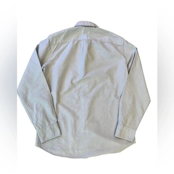 J crew NWOT
Slim 
Flex Oxford 
Size md 
Light grey 
Pit to pit 22”
Length 28.5” - Picture 4 of 9